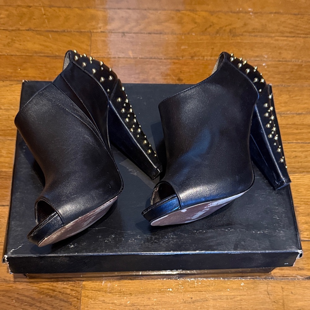 Steve Madden Black Studded Heels